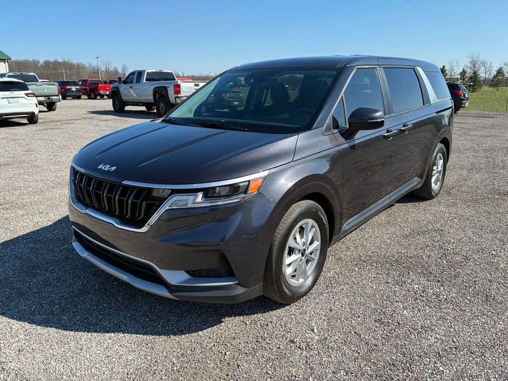 Used 2023 Kia Carnival LX image 7