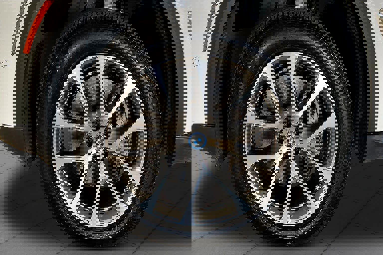 Used 2025 BMW X5 xDrive50e image 10