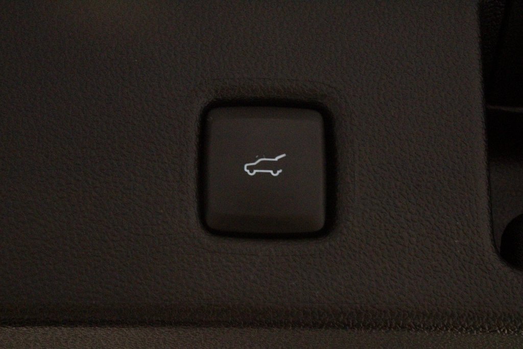 Certified 2022 Ford Escape SEL image 17