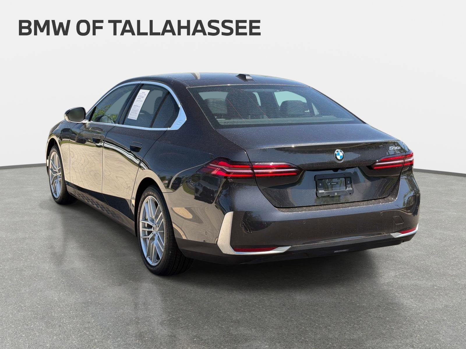 Used 2025 BMW 530i w/ Premium Package RWD image 7
