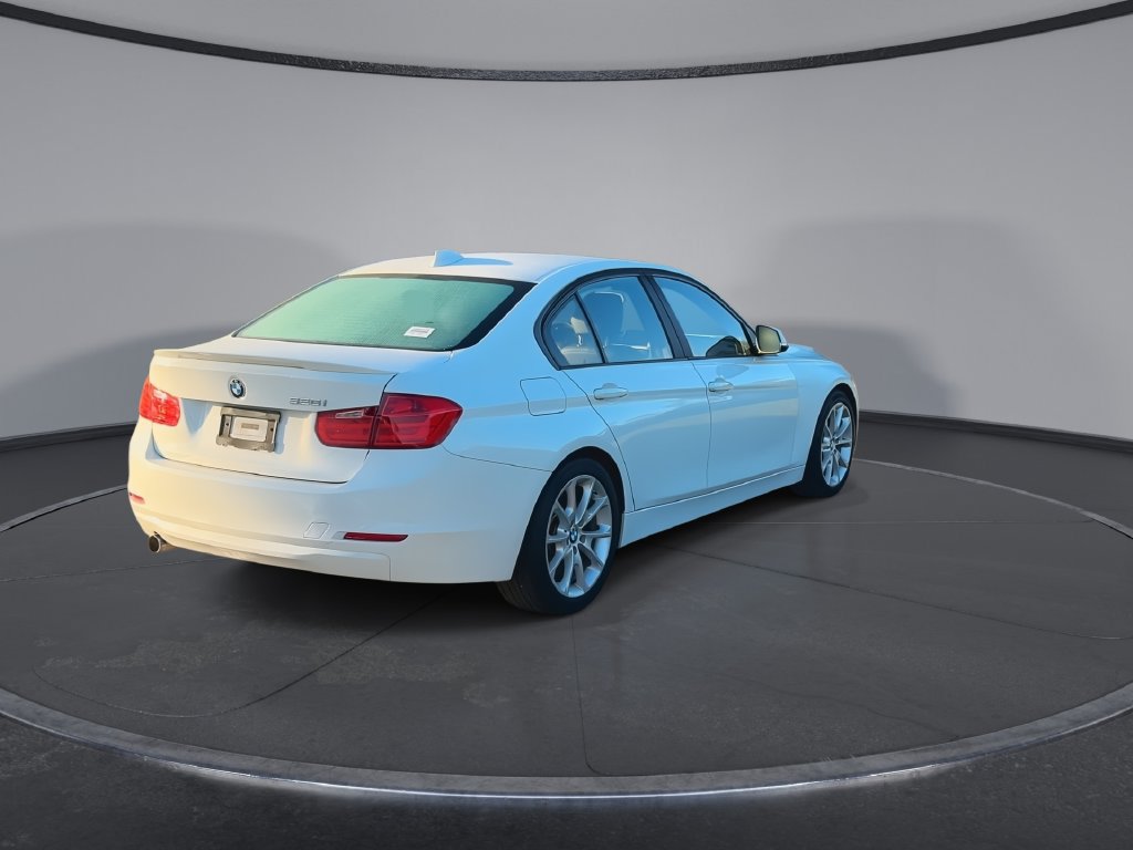 Used 2014 BMW 320i Sedan RWD image 8