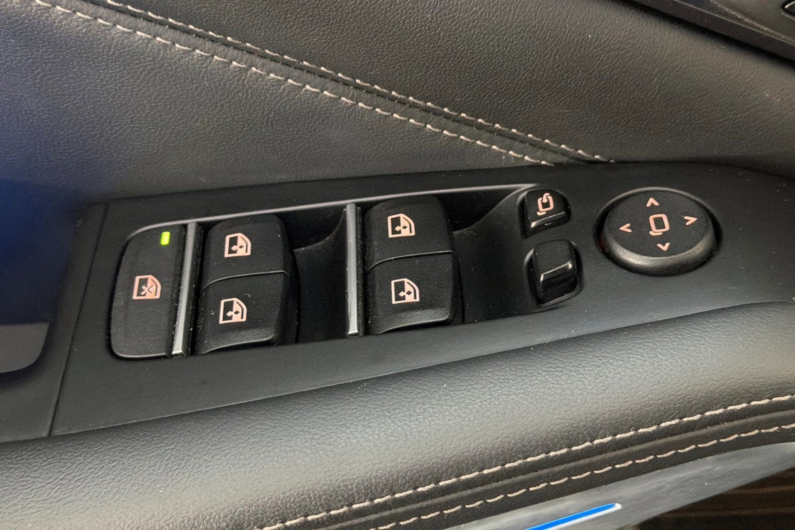 Used 2023 BMW X5 xDrive45e w/ Executive Package AWD/4WD image 14