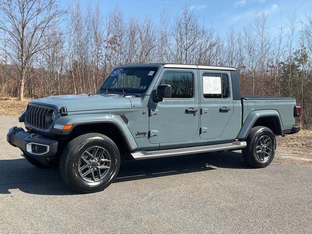 Used 2024 Jeep Gladiator Sport image 31