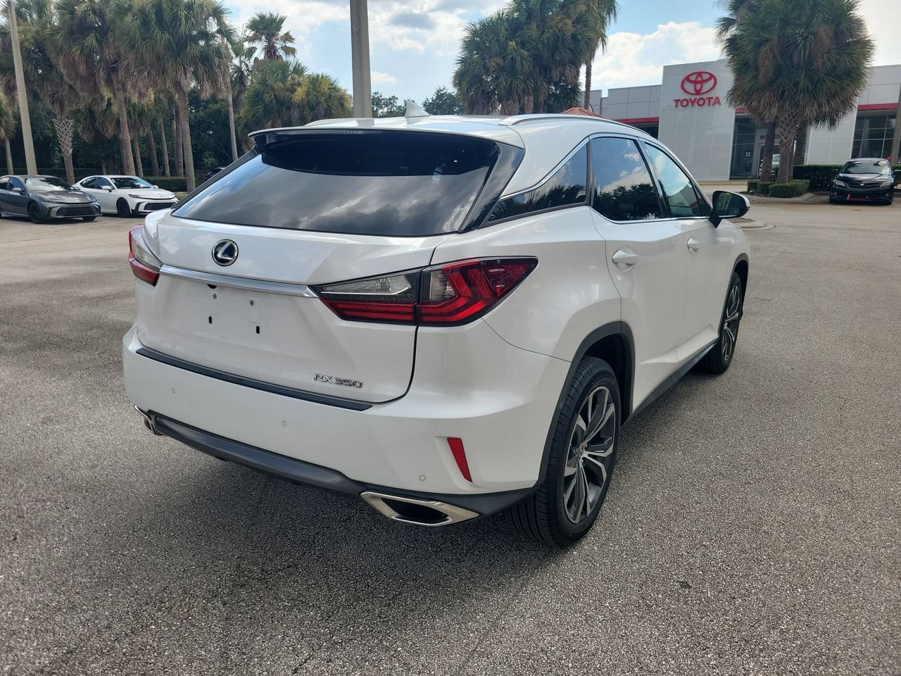 Used 2019 Lexus RX 350 FWD w/ Navigation Package image 3