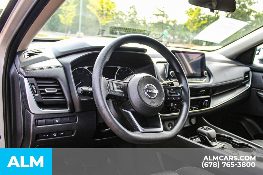Used 2024 Nissan Rogue SV AWD/4WD image 22