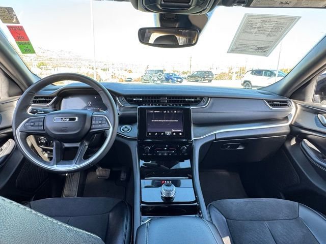 Used 2023 Jeep Grand Cherokee L Laredo image 15