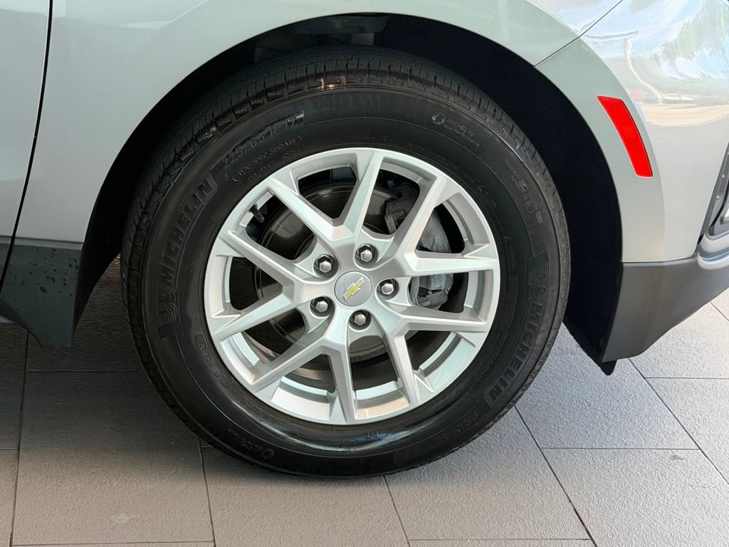 Certified 2024 Chevrolet Equinox LS w/ Driver Confidence II Package FWD image 9