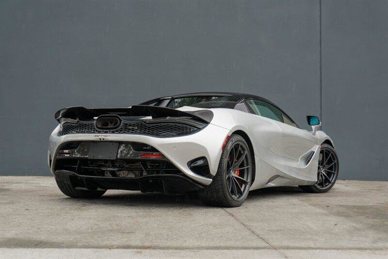 Used 2024 McLaren 750S Spider image 10