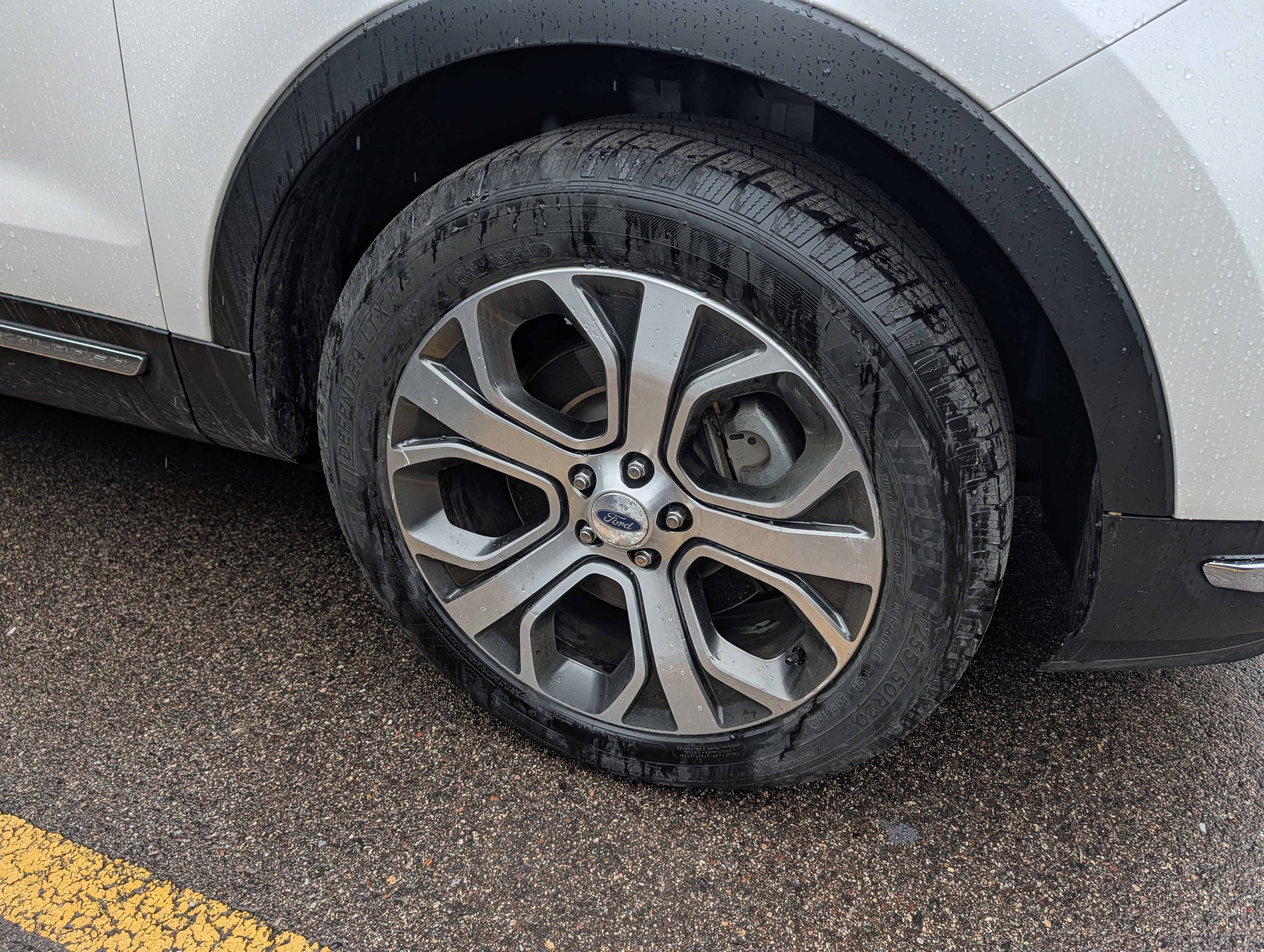 Used 2019 Ford Explorer Limited w/ Limited Luxury Package AWD/4WD image 3