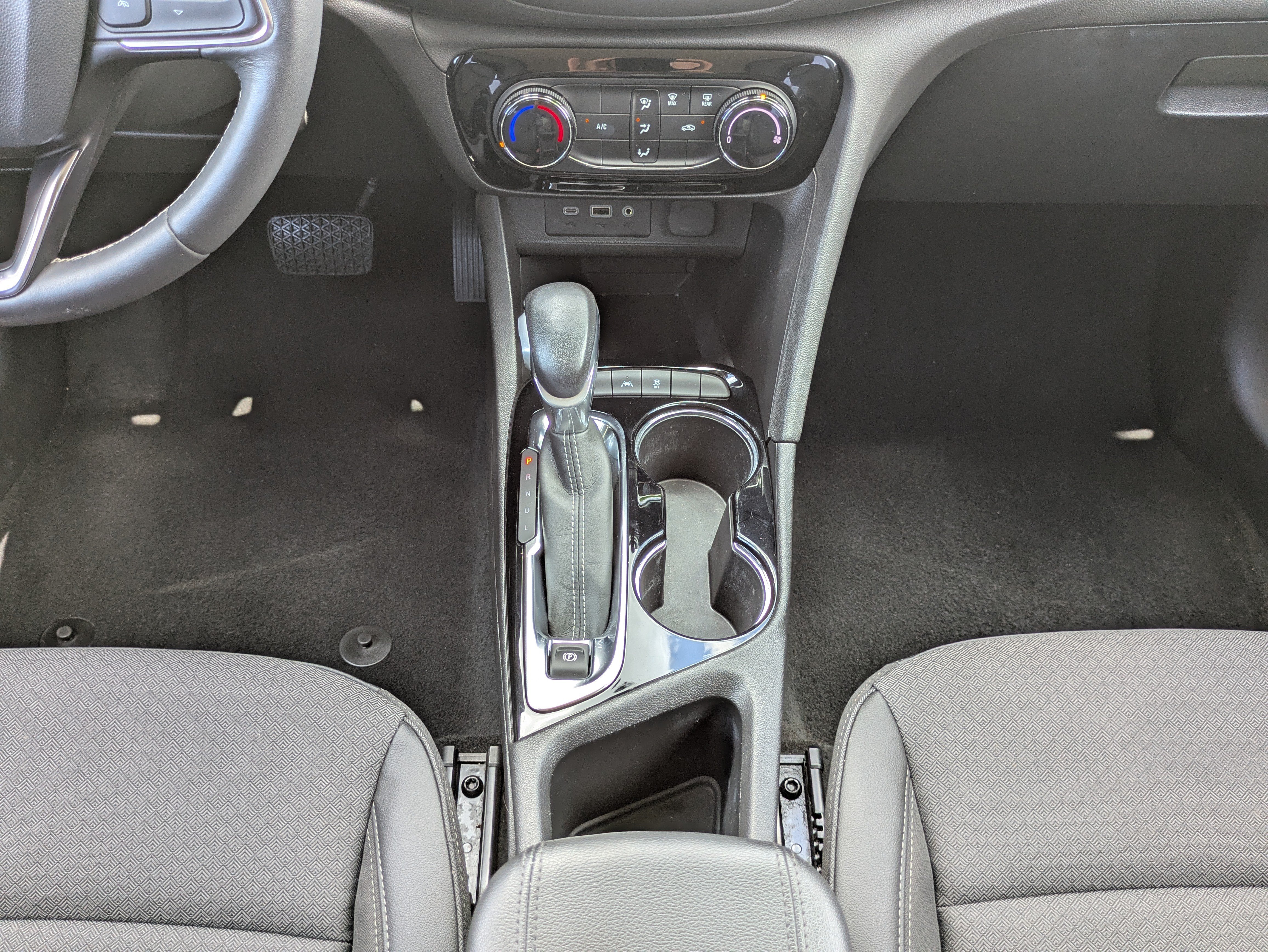 Used 2023 Buick Encore GX Preferred FWD image 19