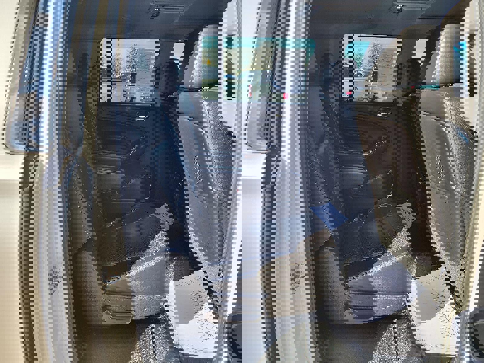 Used 2015 Chevrolet Suburban LTZ image 14