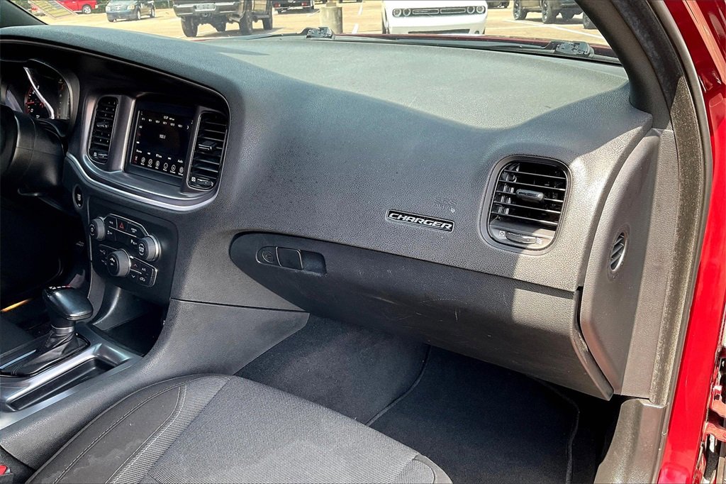 Used 2021 Dodge Charger SXT w/ Blacktop Package image 15