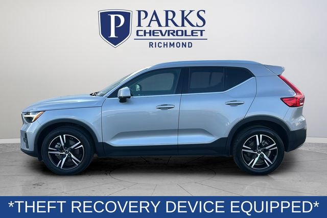 Used 2023 Volvo XC40 B5 Plus image 4