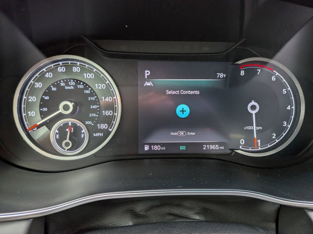 Used 2023 Genesis G70 2.0T image 18