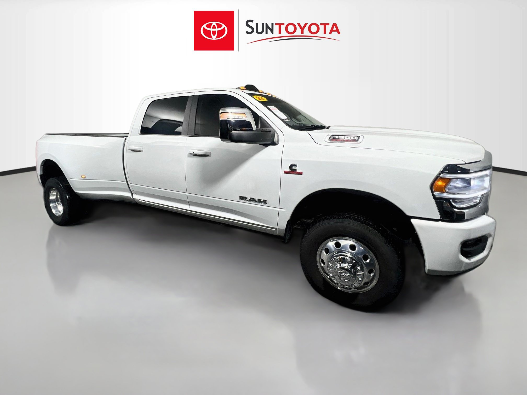 Used 2023 RAM 3500 Laramie AWD/4WD image 1