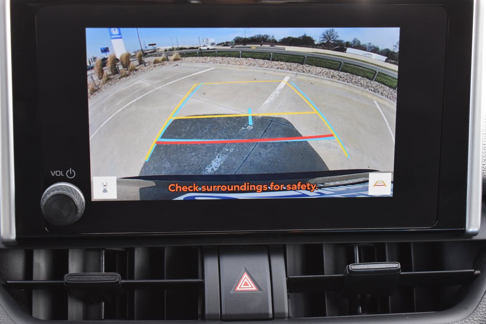 Used 2024 Toyota RAV4 XLE AWD/4WD image 5