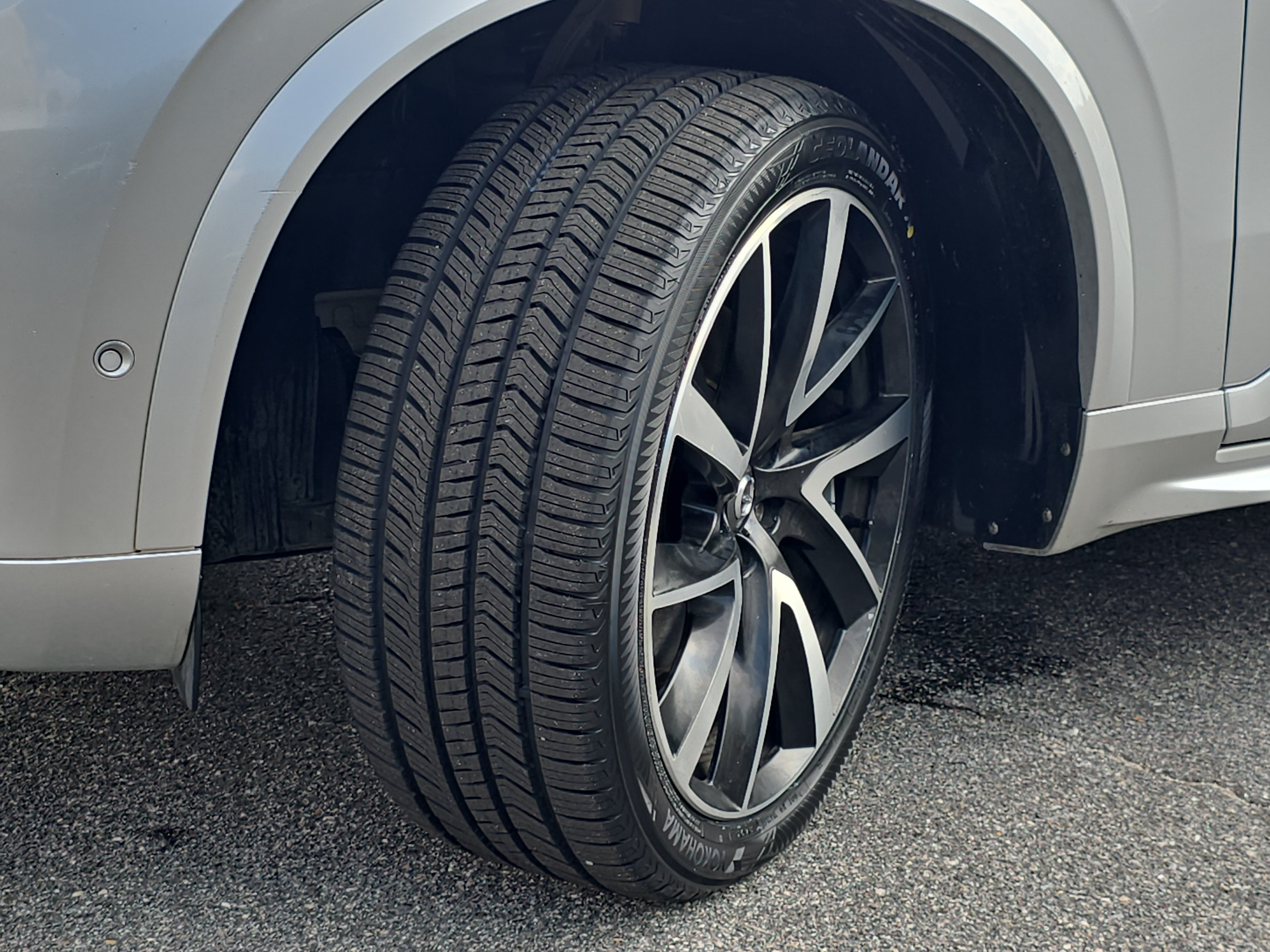 Used 2019 Volvo XC90 T6 Momentum w/ Advanced Package AWD/4WD image 35