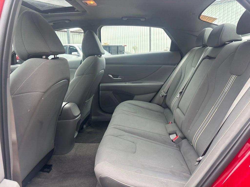 Used 2025 Hyundai Elantra SEL FWD image 11