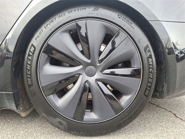 Used 2022 Tesla Model S Plaid image 8