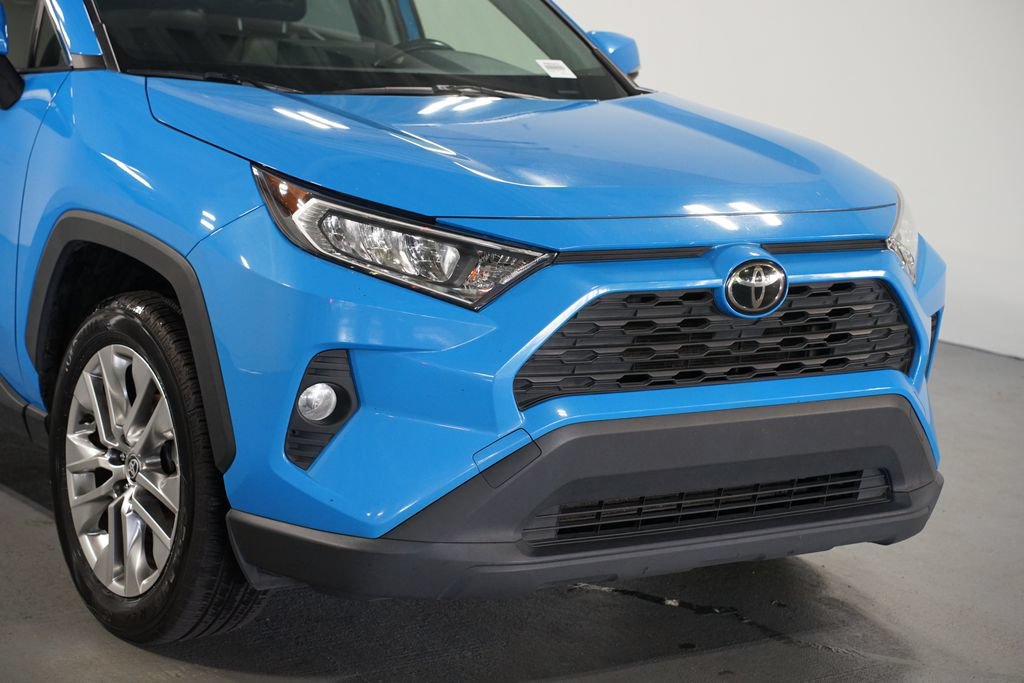 Used 2021 Toyota RAV4 XLE Premium FWD image 4