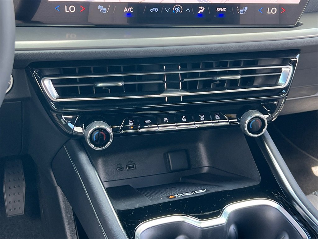 New 2026 Chevrolet Traverse LT w/ Enhanced Driving Package image 21