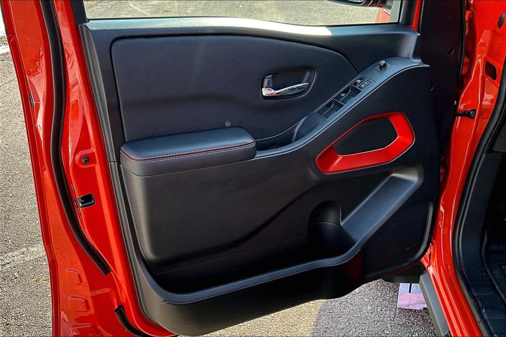 Used 2025 Nissan Frontier PRO-4X w/ Interior Protection Package image 23