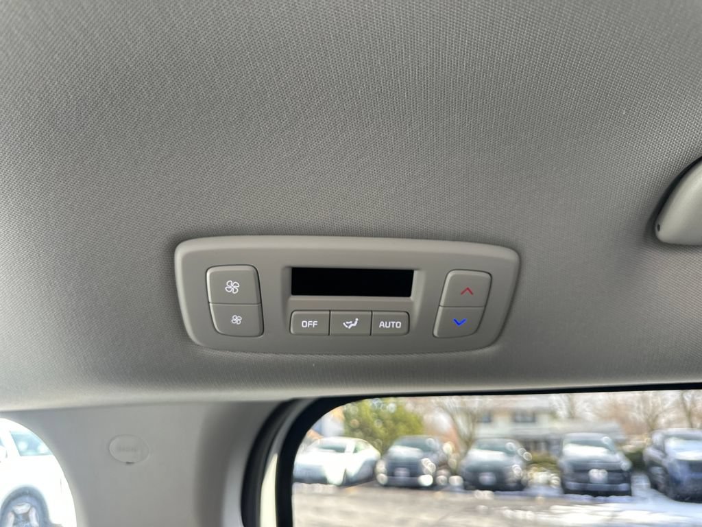 New 2026 Kia Carnival FWD image 16
