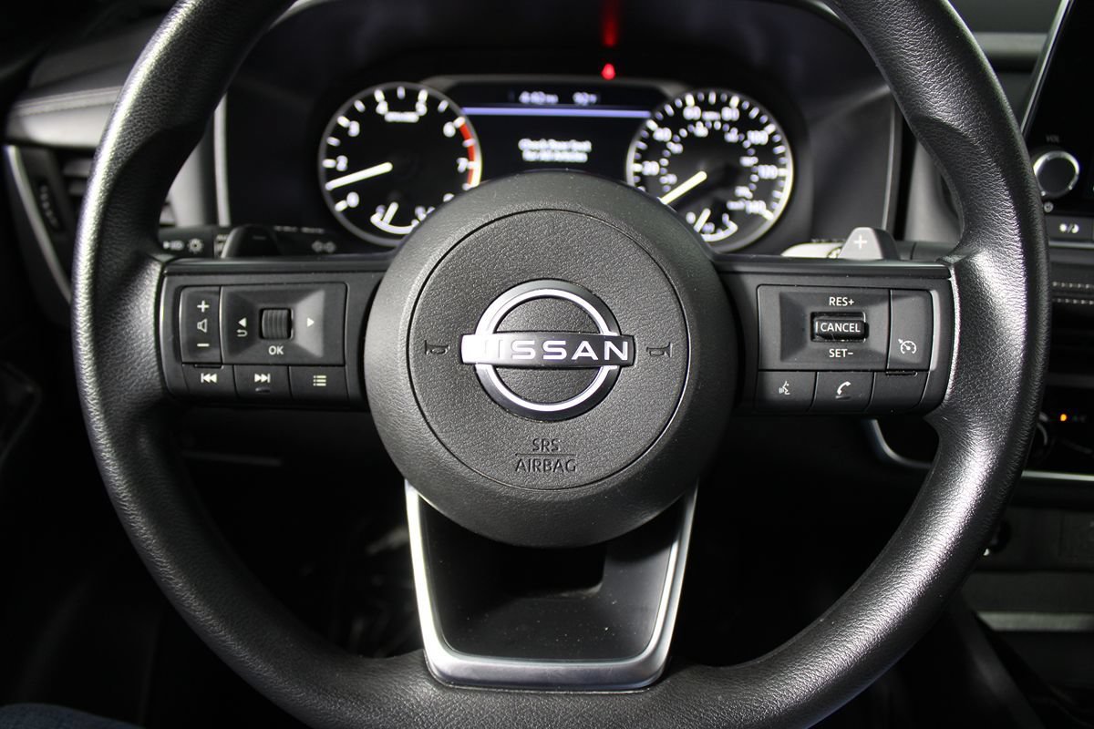 Used 2024 Nissan Rogue S FWD image 10