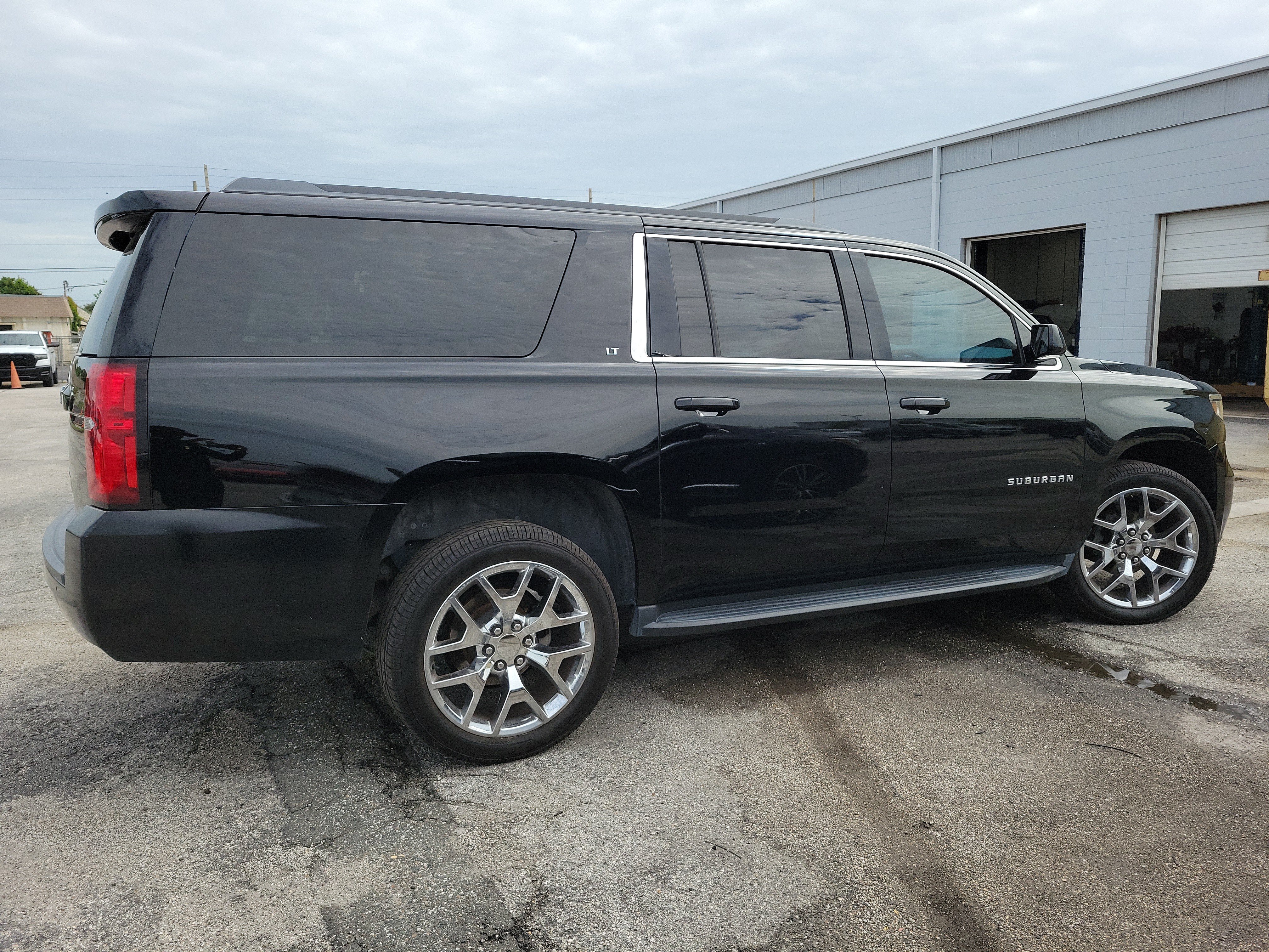 Used 2019 Chevrolet Suburban LT AWD/4WD image 7