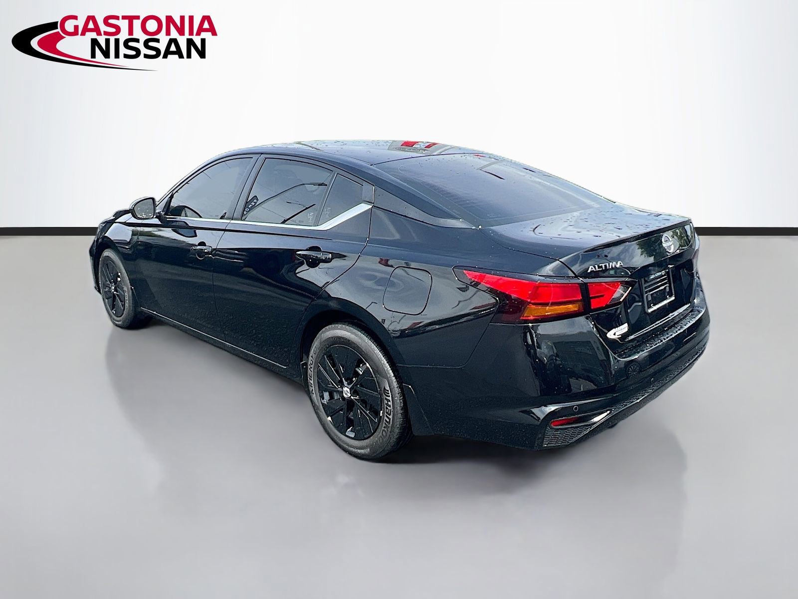 Used 2024 Nissan Altima 2.5 S FWD image 6