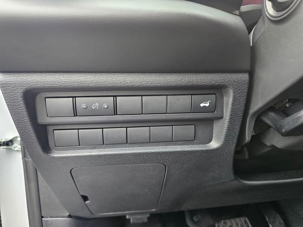 Used 2024 Mitsubishi Outlander SE image 16