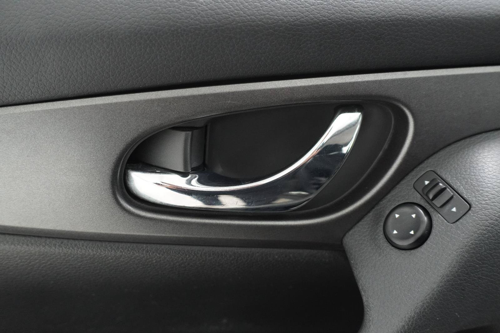 Used 2016 Nissan Rogue S w/ Appearance Package FWD image 24