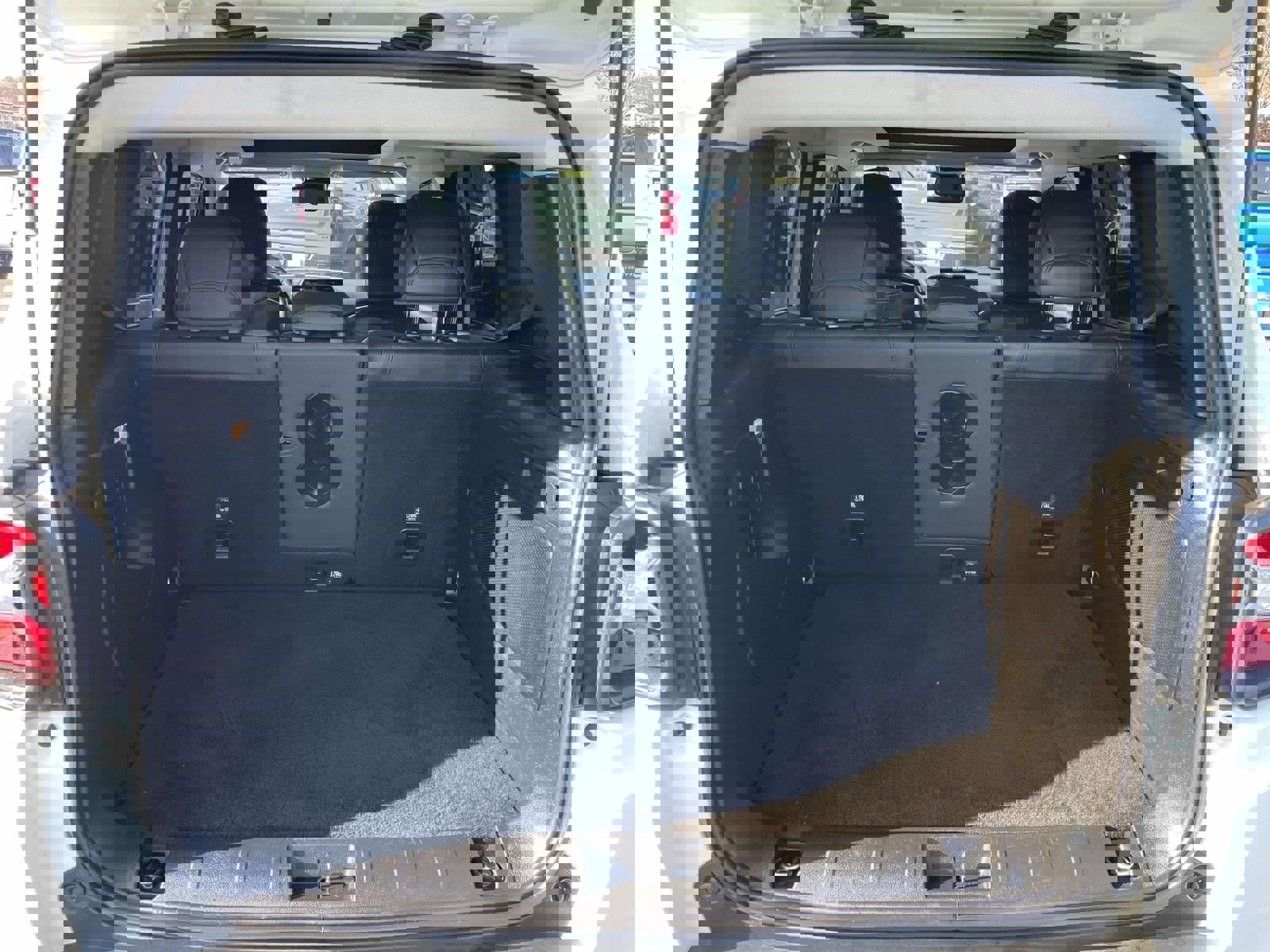 Used 2022 Jeep Renegade Limited w/ Sun, Sound & Wheels Group image 18