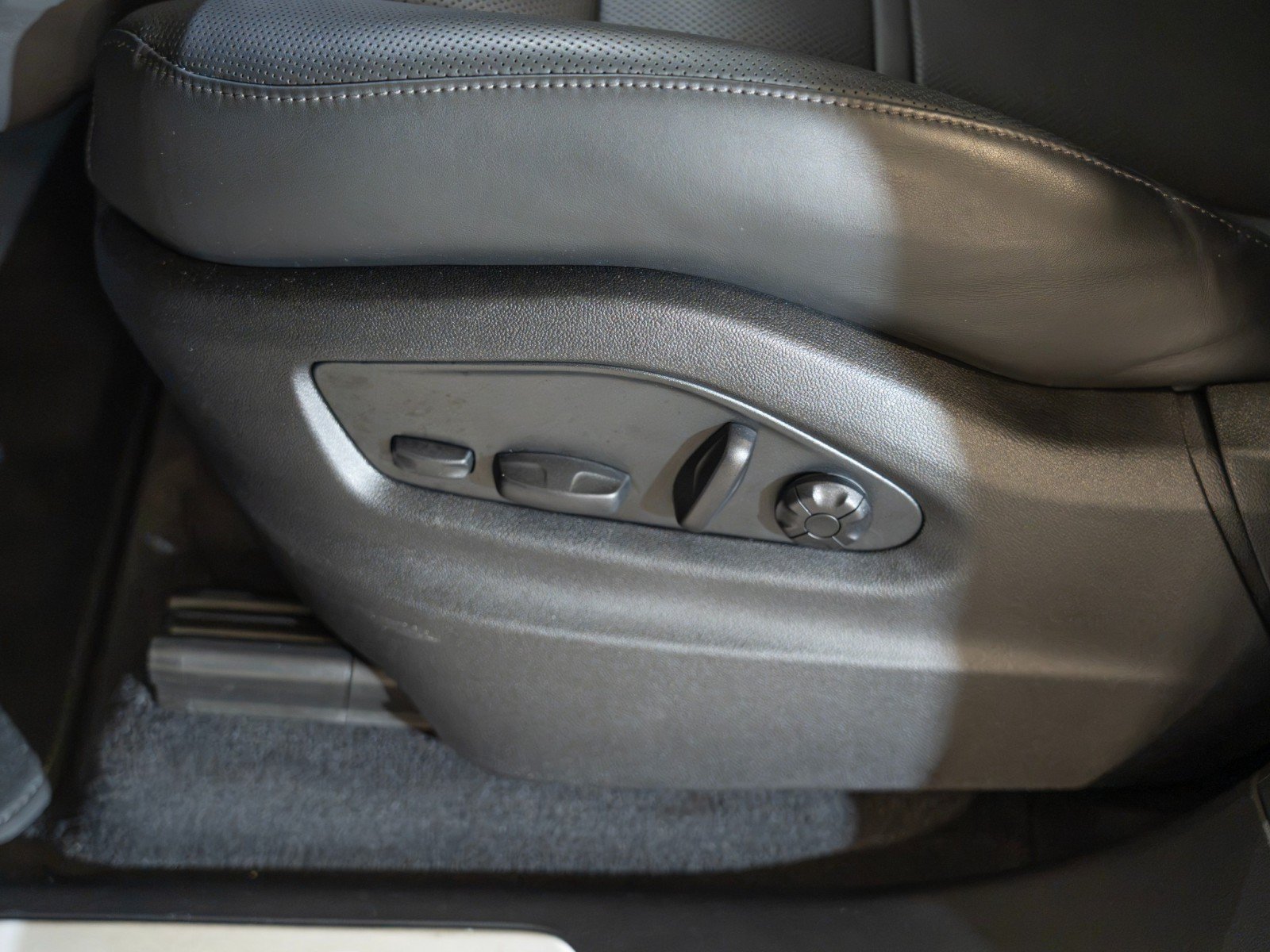 Certified 2026 Porsche Cayenne S AWD/4WD image 12