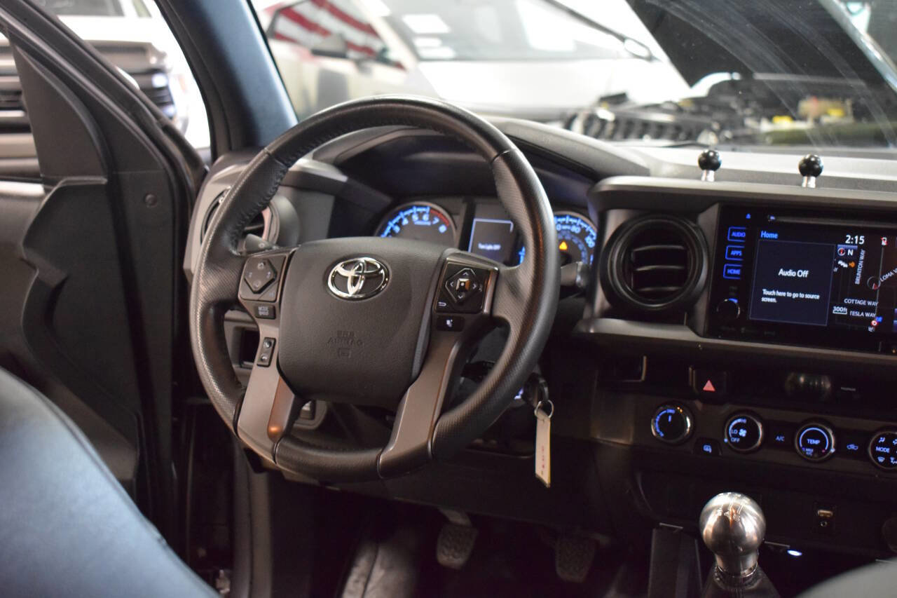 Used 2017 Toyota Tacoma TRD Off-Road image 54