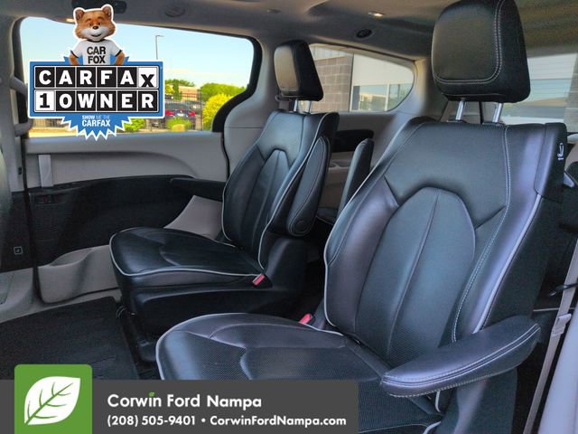 Used 2022 Chrysler Pacifica Limited FWD image 24