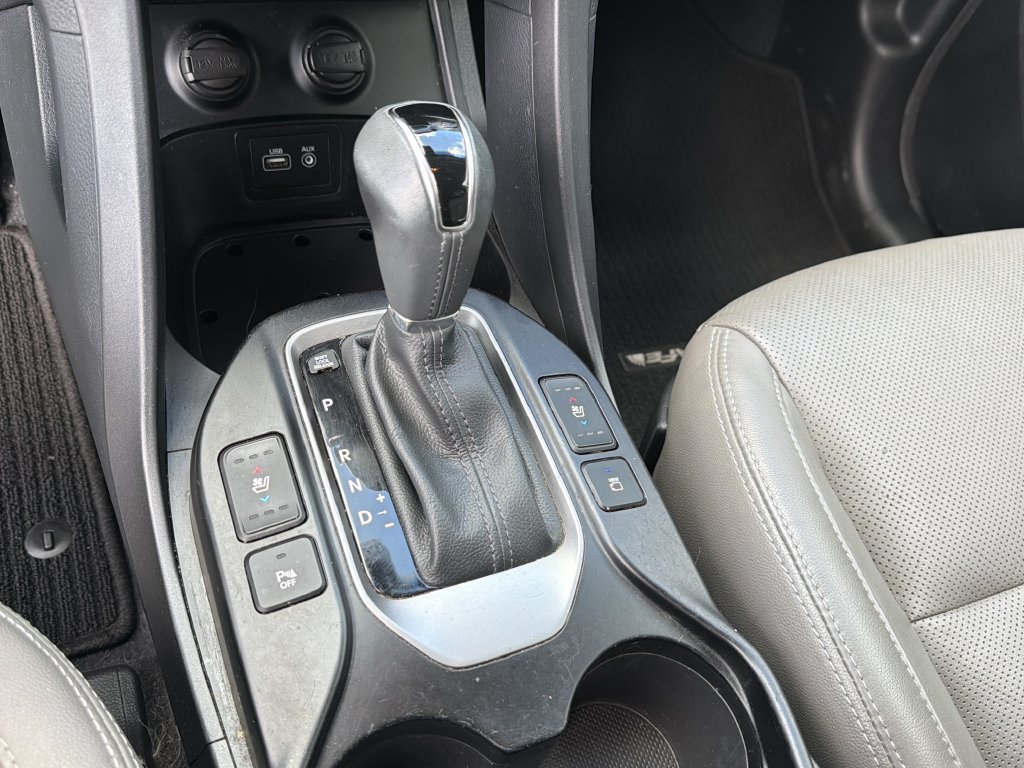 Used 2017 Hyundai Santa Fe FWD image 31