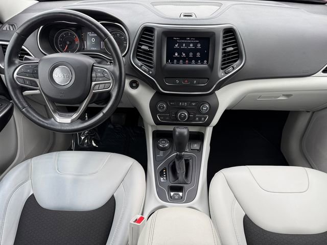 Used 2021 Jeep Cherokee Latitude Plus image 3