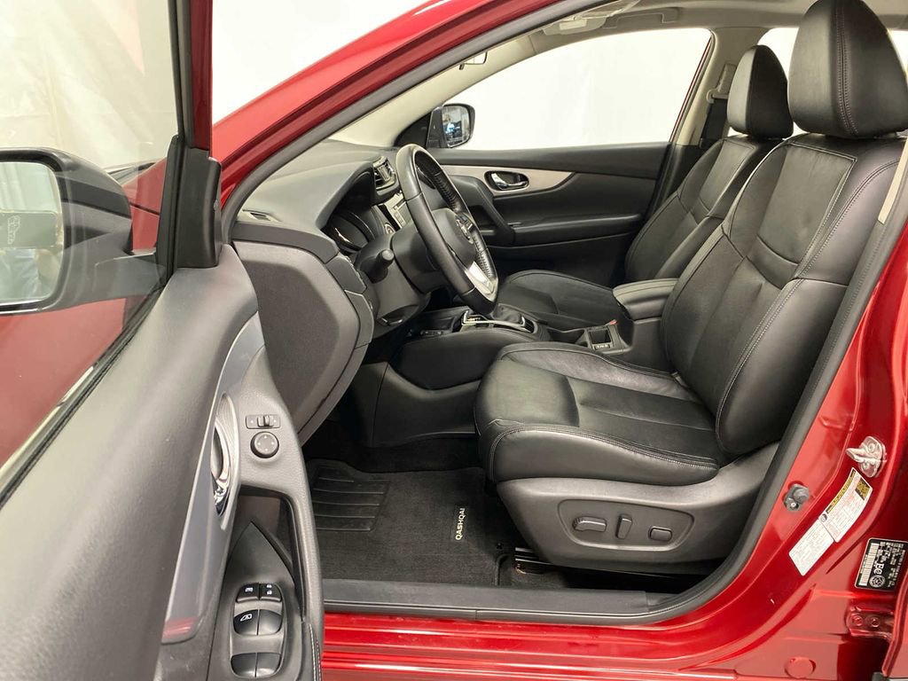 Used 2020 Nissan Rogue Sport SL image 14