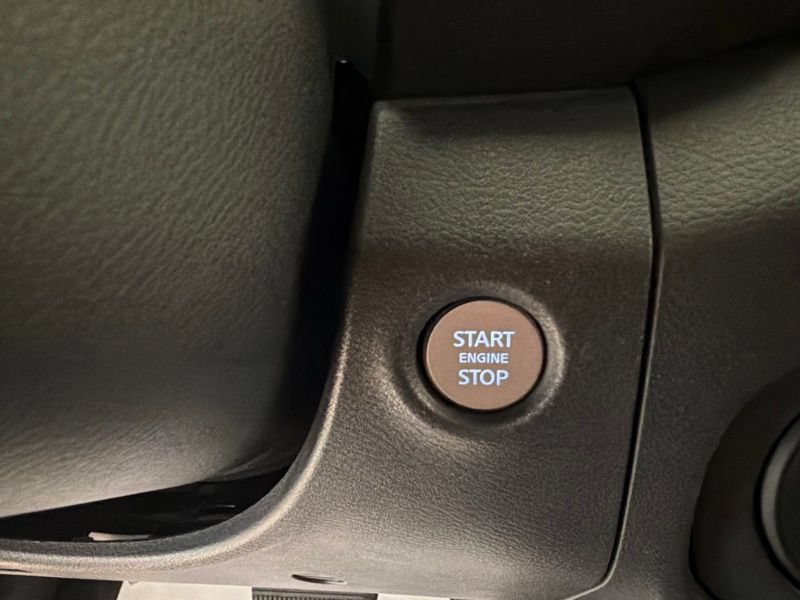 Used 2022 Nissan Frontier SV AWD/4WD image 25