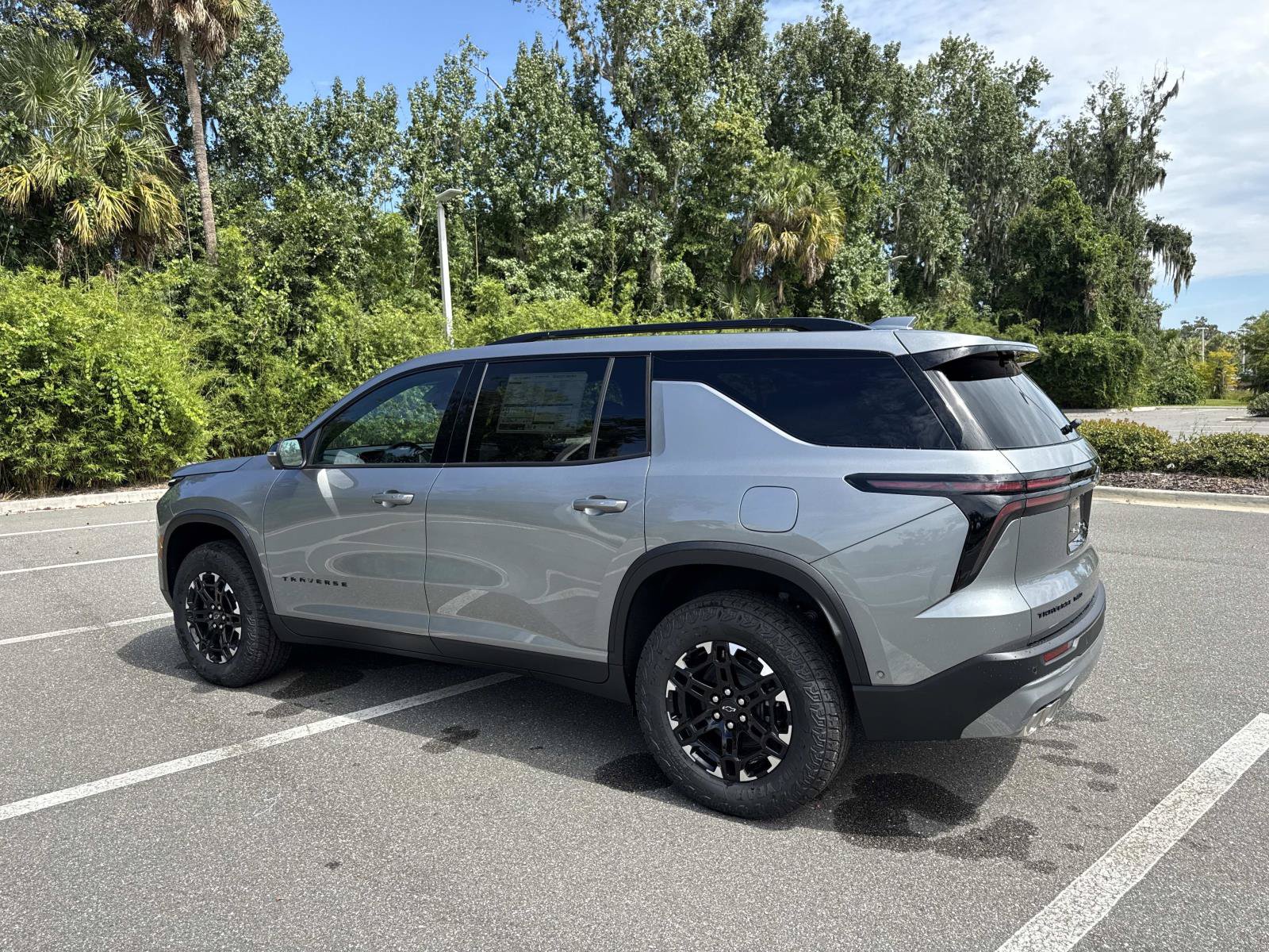 New 2027 Chevrolet Traverse Z71 w/ Enhanced Driving Package AWD/4WD image 5