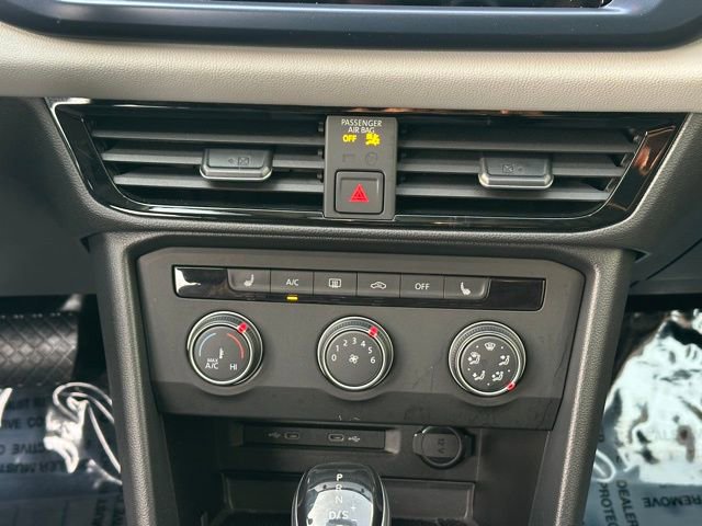 Certified 2022 Volkswagen Taos SE image 36