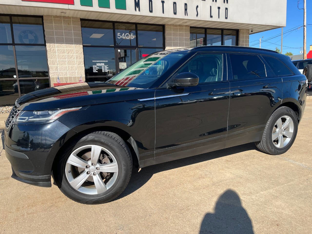 Used 2018 Land Rover Range Rover Velar S image 2