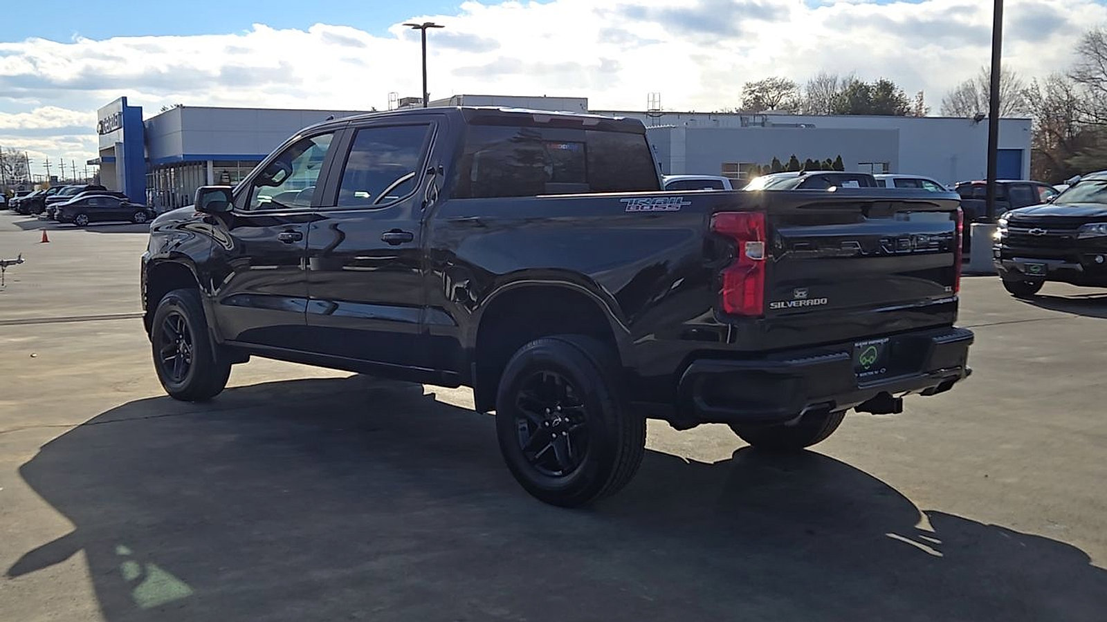 Certified 2022 Chevrolet Silverado 1500 LT Trail Boss w/ LT Trail Boss Premium Package image 2