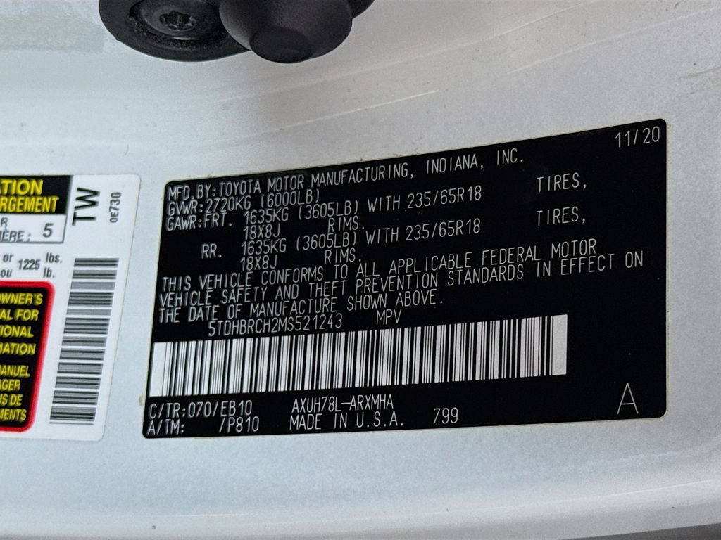Certified 2021 Toyota Highlander XLE AWD/4WD image 38