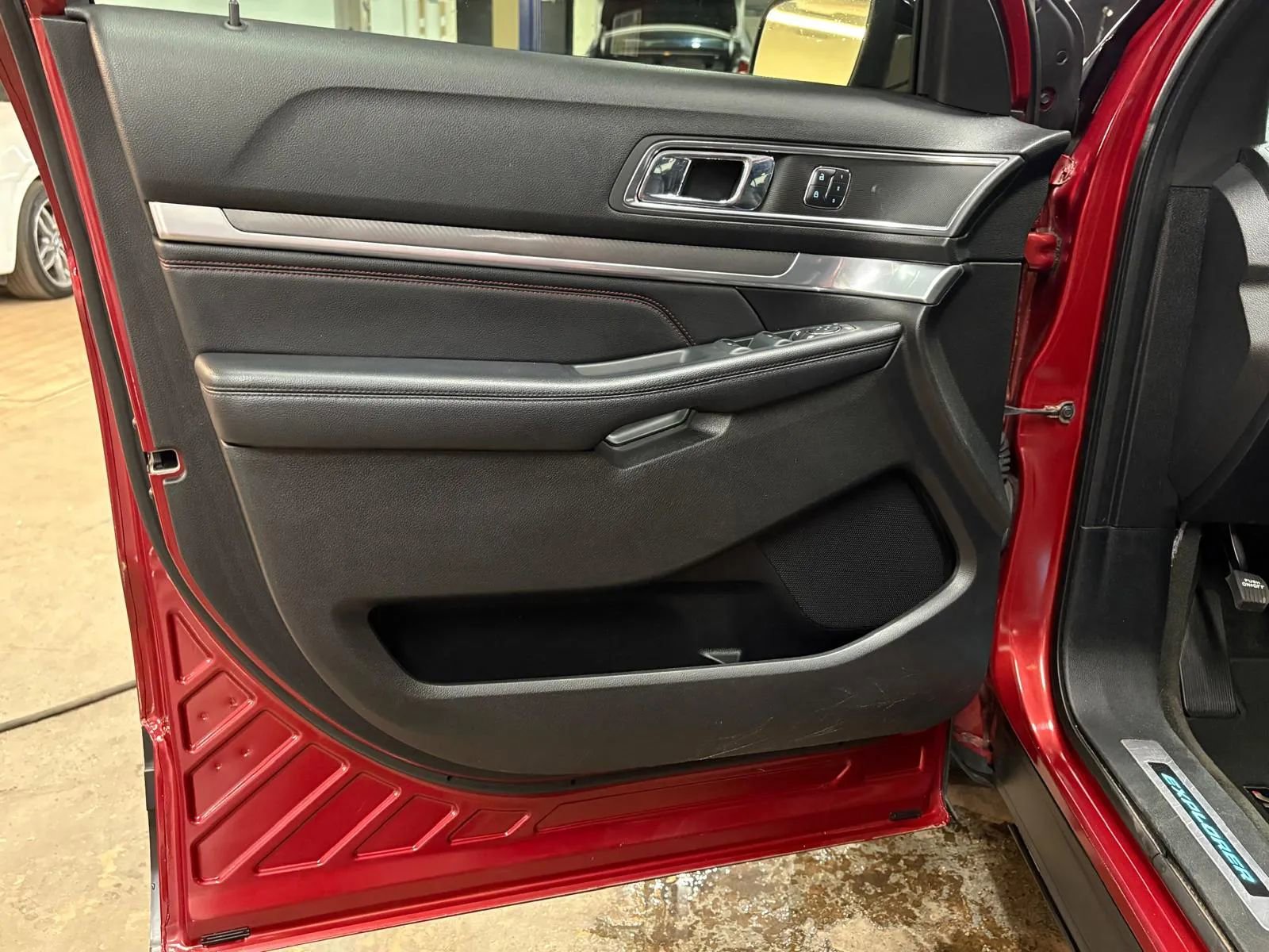 Used 2018 Ford Explorer Sport w/ Equipment Group 401A image 30