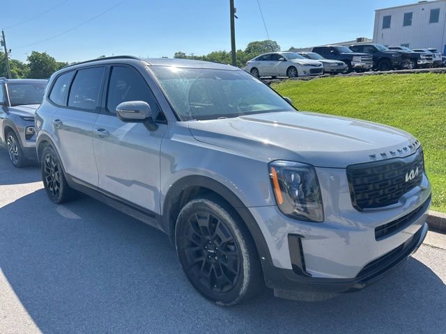 Used 2022 Kia Telluride EX w/ EX Premium Package AWD/4WD image 2