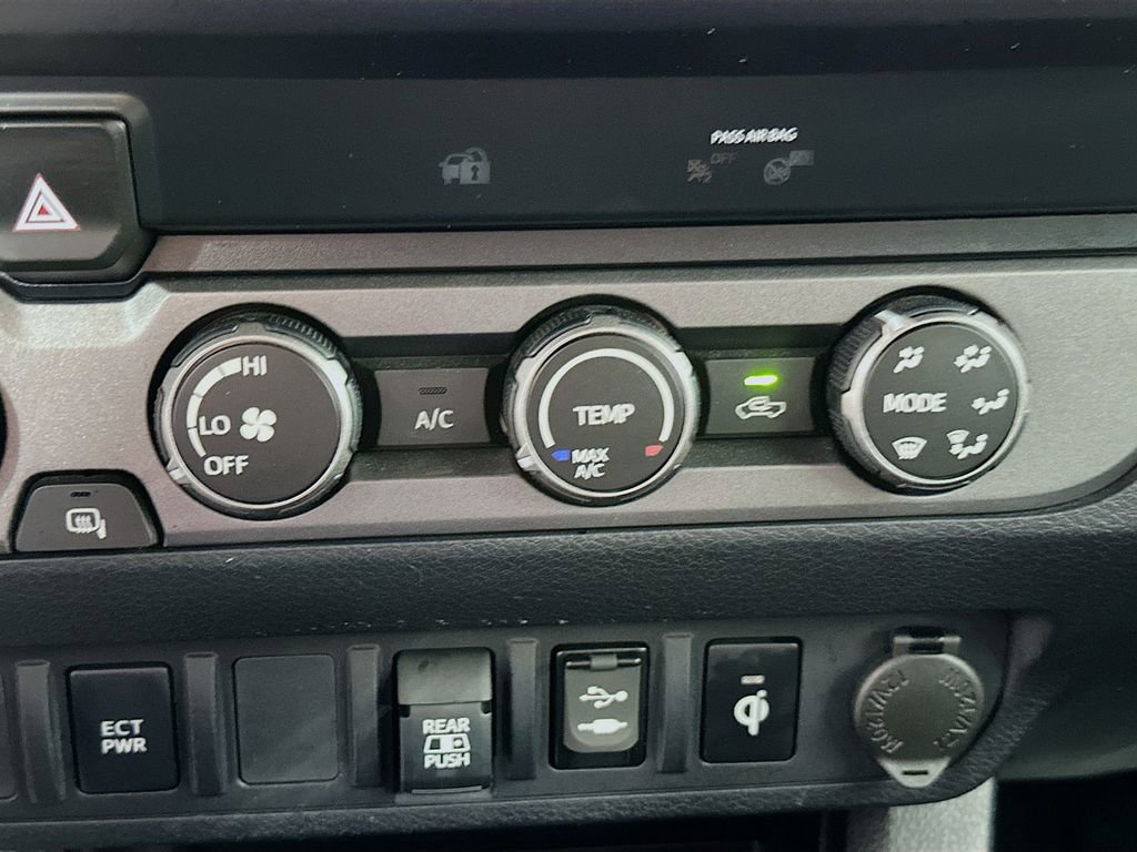 Used 2019 Toyota Tacoma TRD Sport AWD/4WD image 17