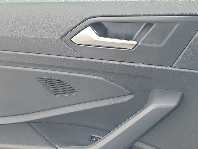 Used 2024 Volkswagen Jetta SE FWD image 17
