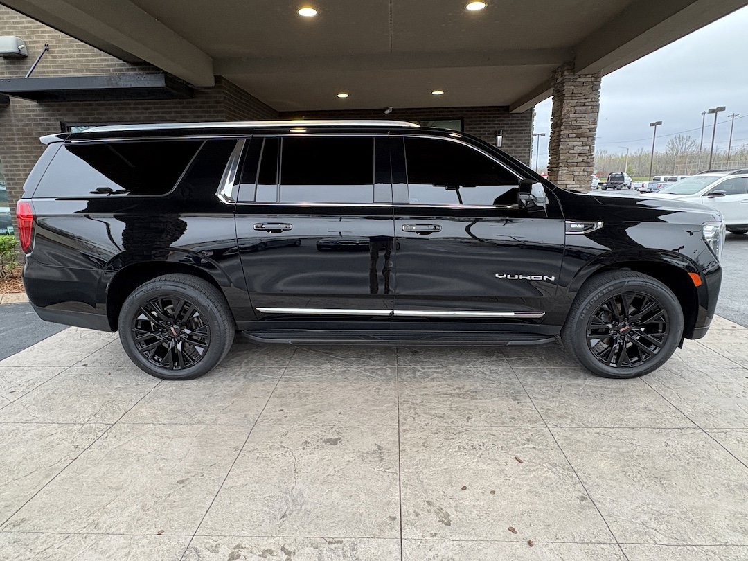 Used 2021 GMC Yukon XL SLT w/ SLT Luxury Plus Package image 5